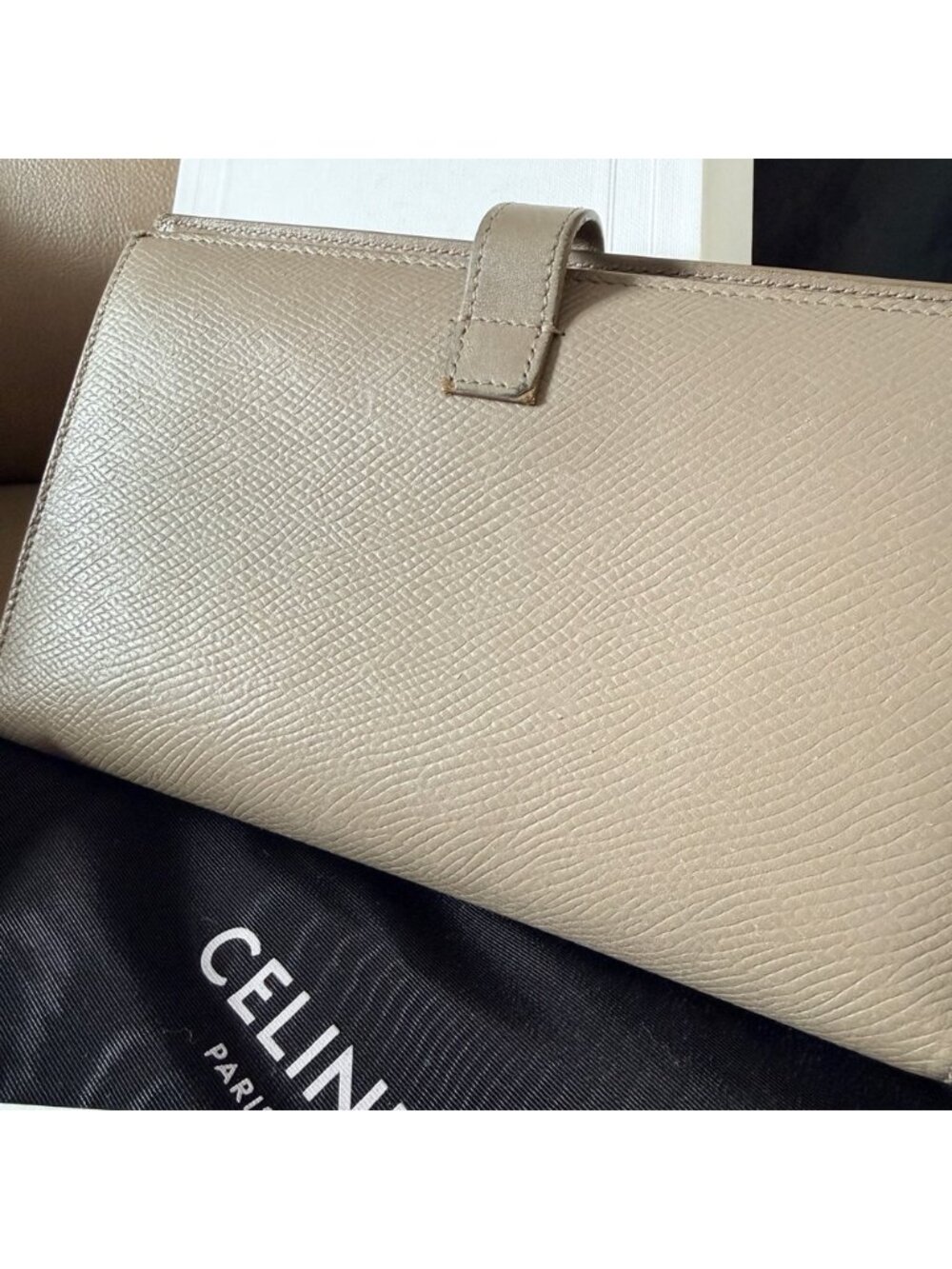 Celine Large Strap Wallet in Grained Calfskin Pebble Taupe/Gray Authentic - Picture 7 of 16